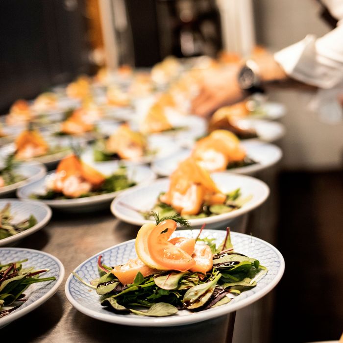 Rijen borden voor een event